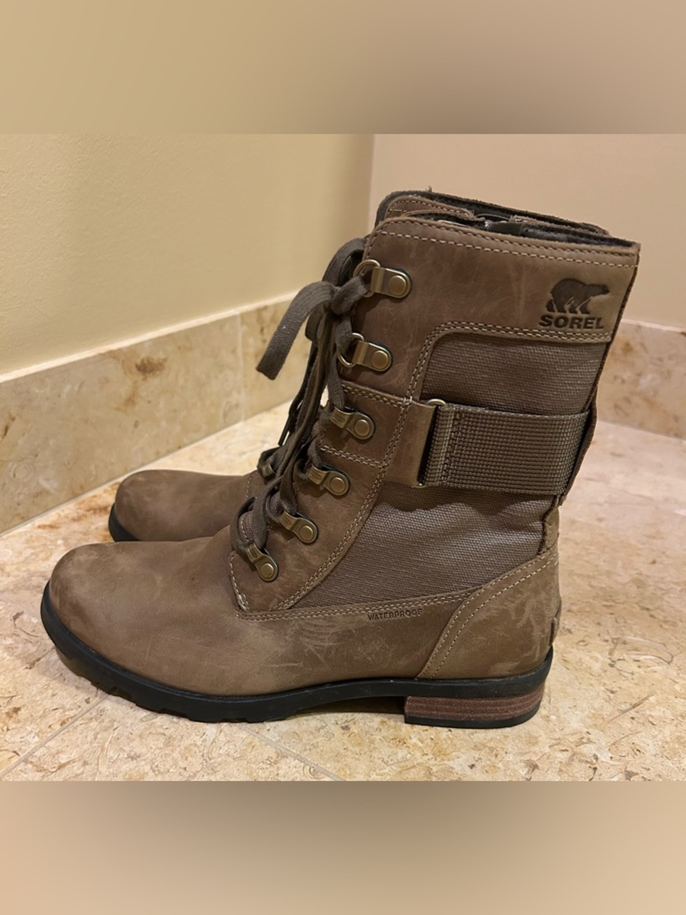 NWOB Sorel Women's Emelie Conquest Brown Lace-Up Waterproof Boot Size 8